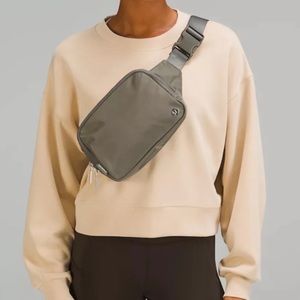 Lululemon • Everywhere Belt Bag Large in Grey Sage